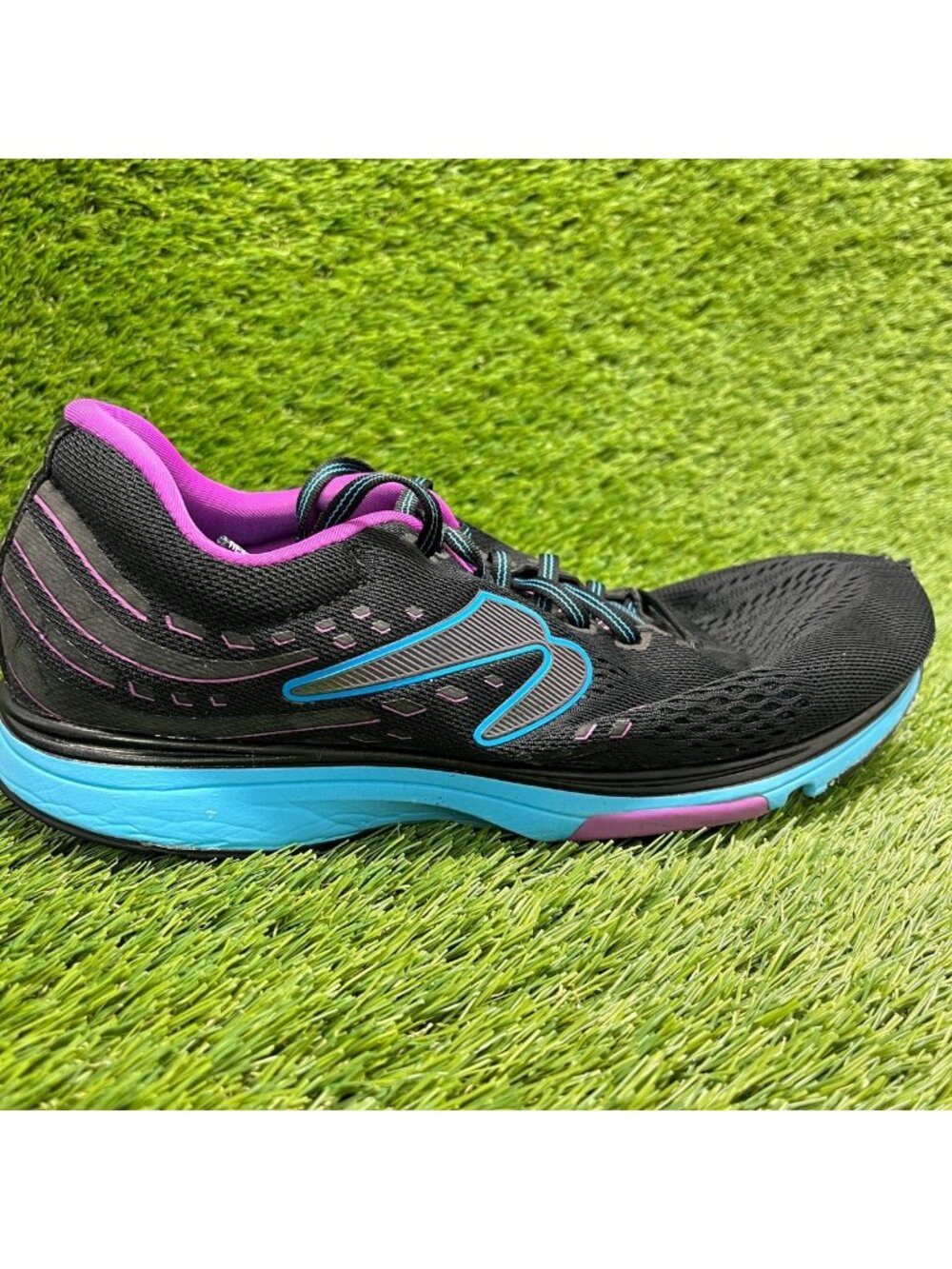 Newton Fate 9 Womens Size 11.5 Black Blue Athletic Road Running Shoes Sneakers